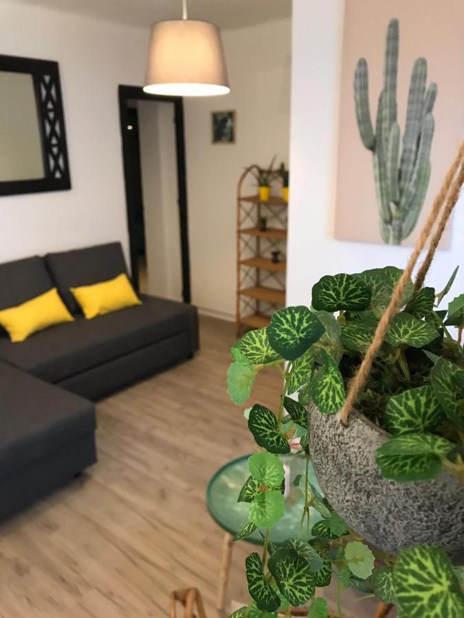 Cactus 2 Bedroom Apartment On Calle San Miguel Minutes From The Beach By Namaste Elite Torremolinos Kültér fotó